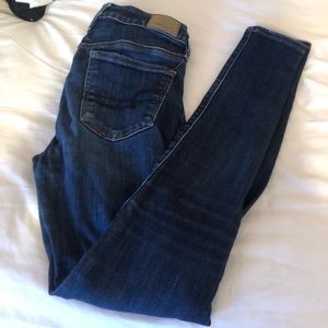 AMERICAN EAGLE SKINNY JEANS
